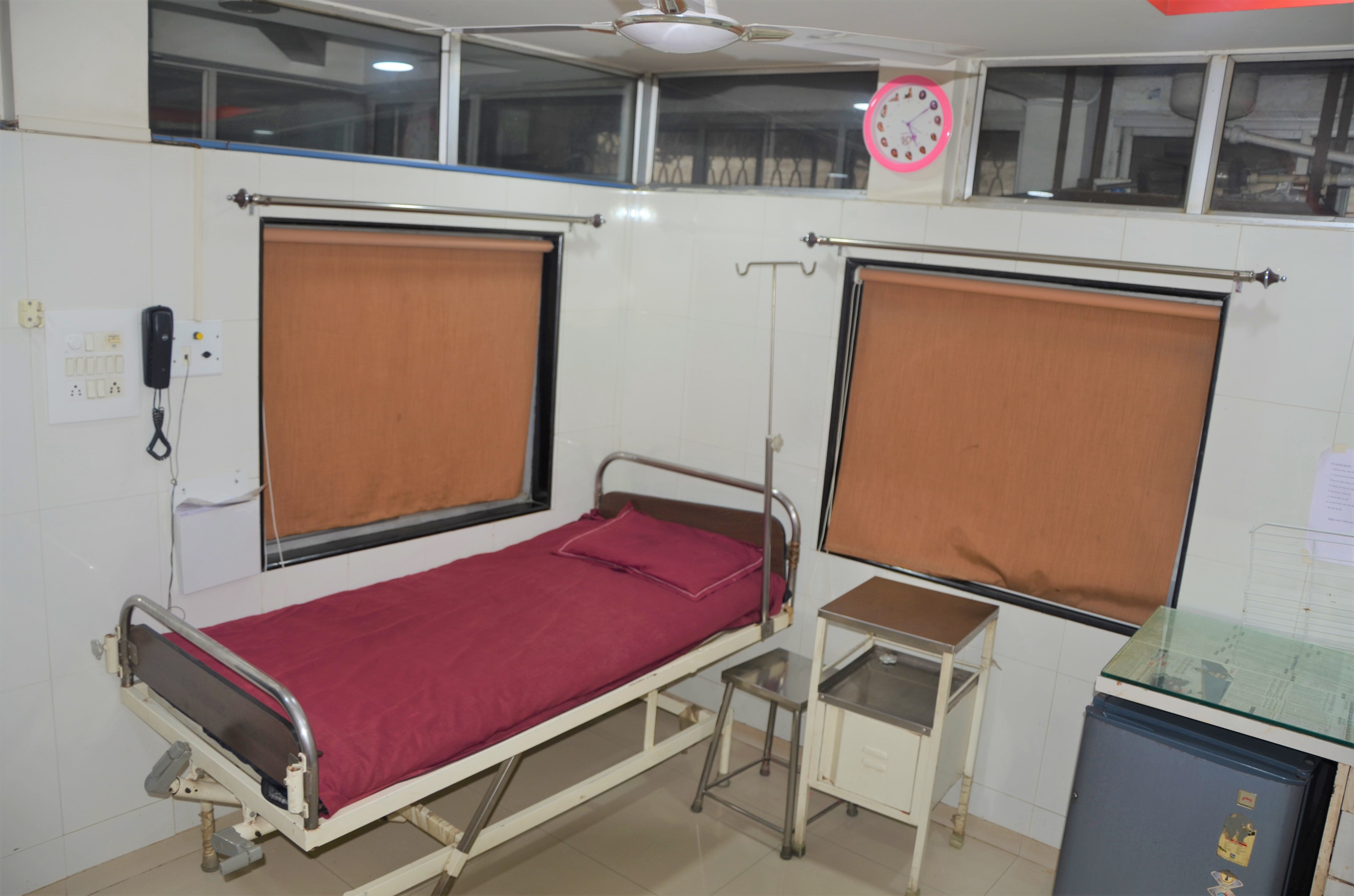 Krishna Hospital Rooms